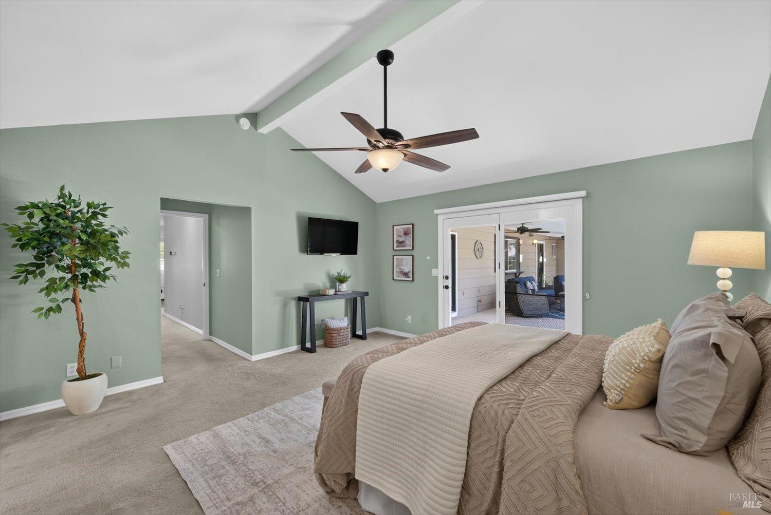 5216 Winding Way