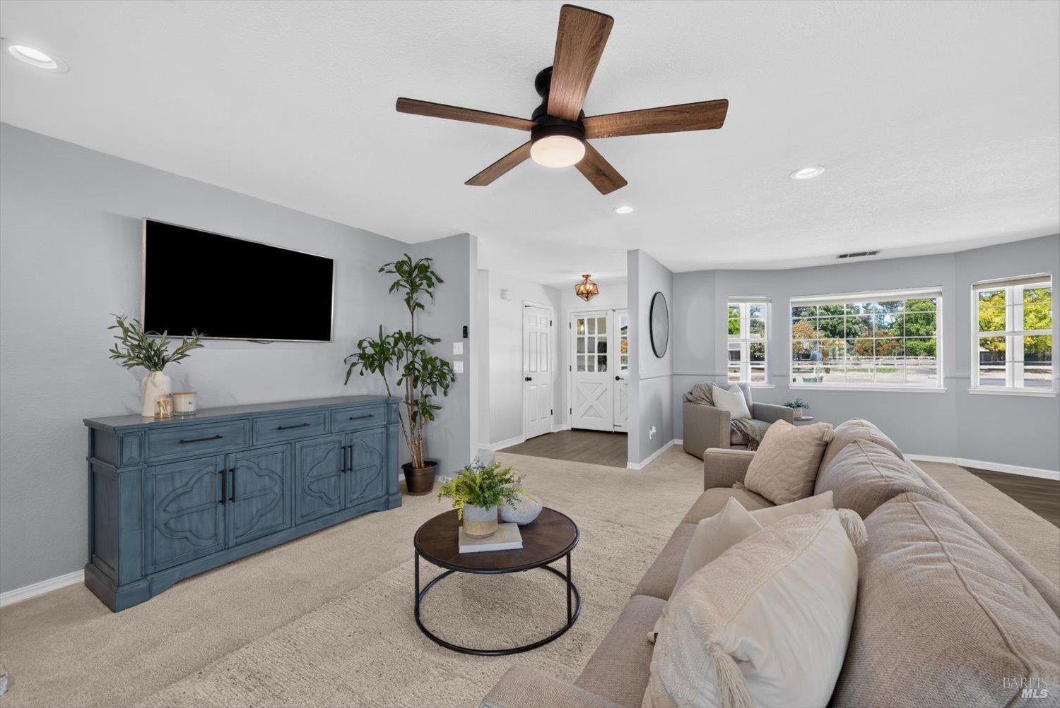 5216 Winding Way