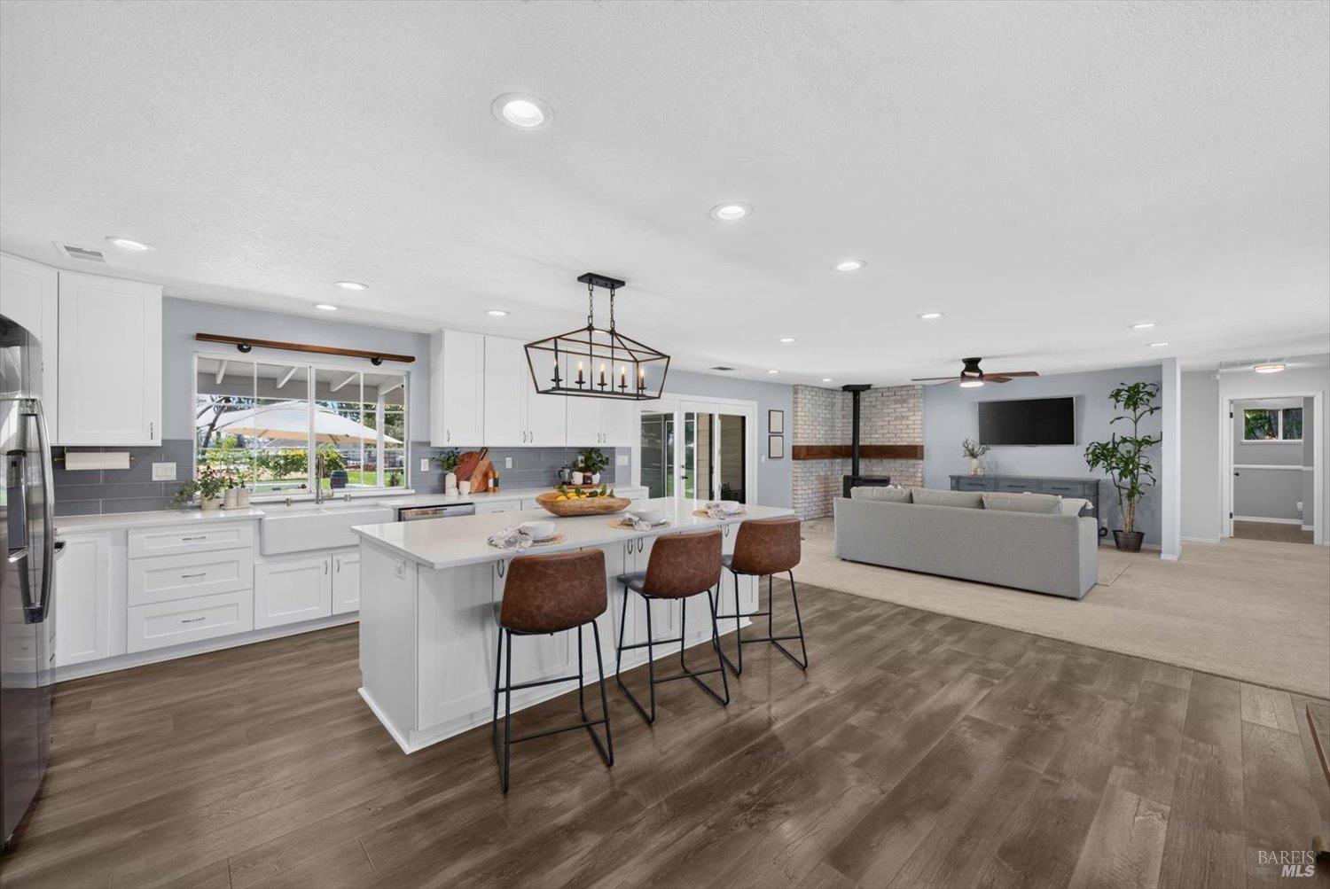 5216 Winding Way