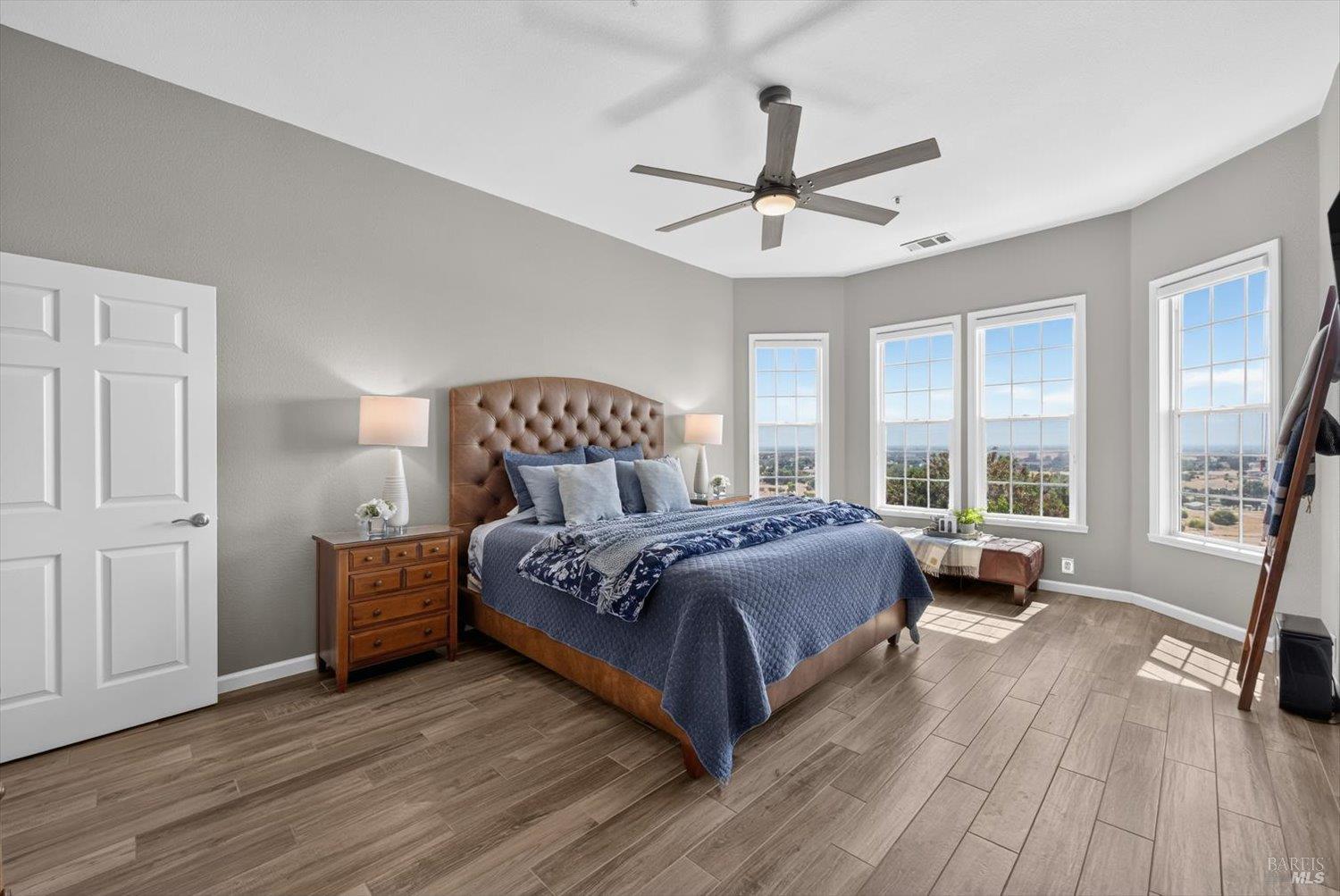 3928 Sierra Vista Drive