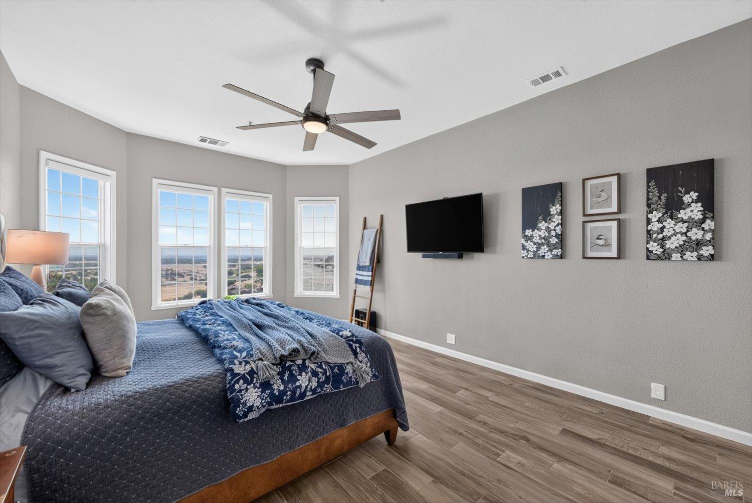 3928 Sierra Vista Drive