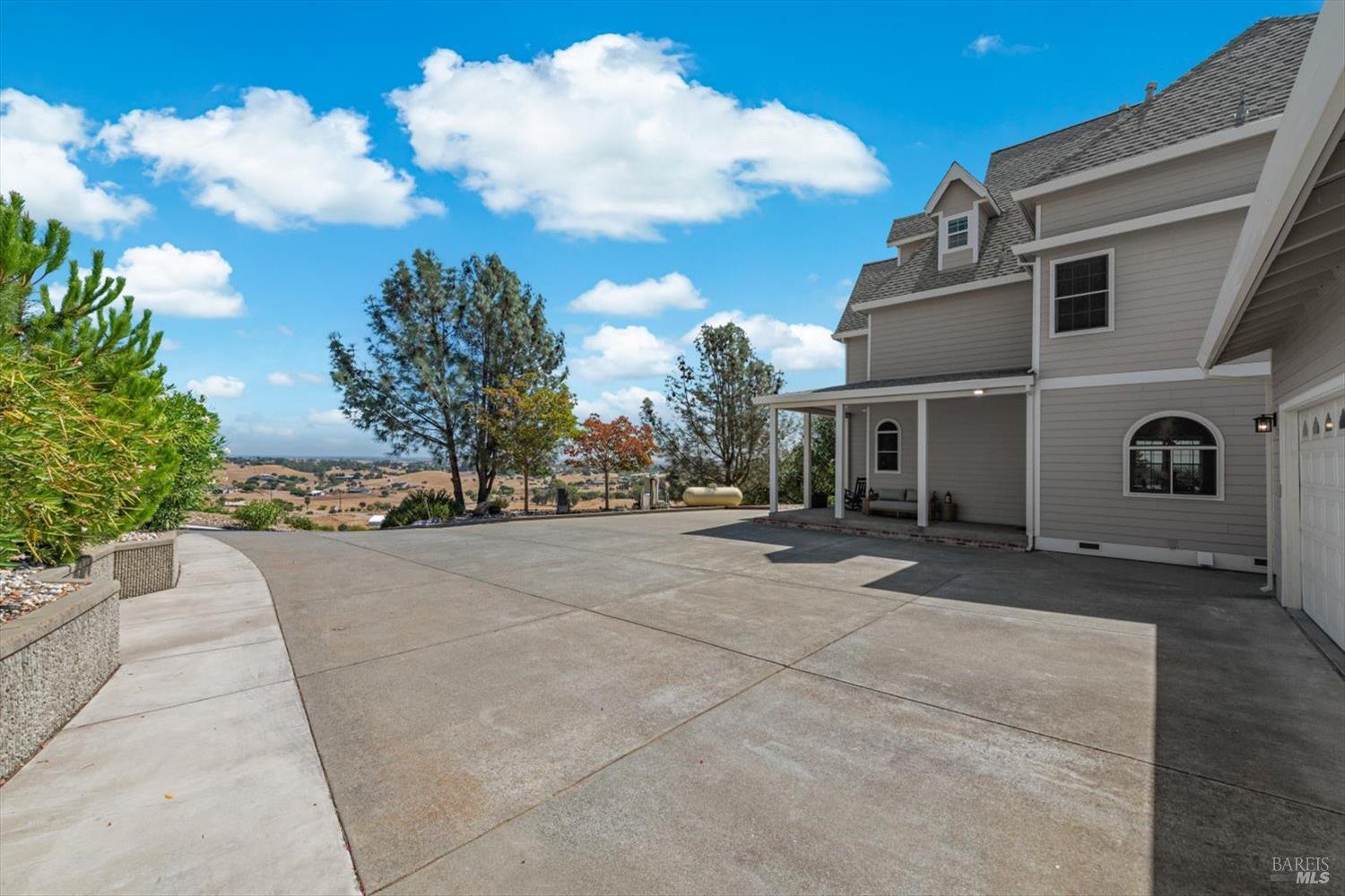 3928 Sierra Vista Drive