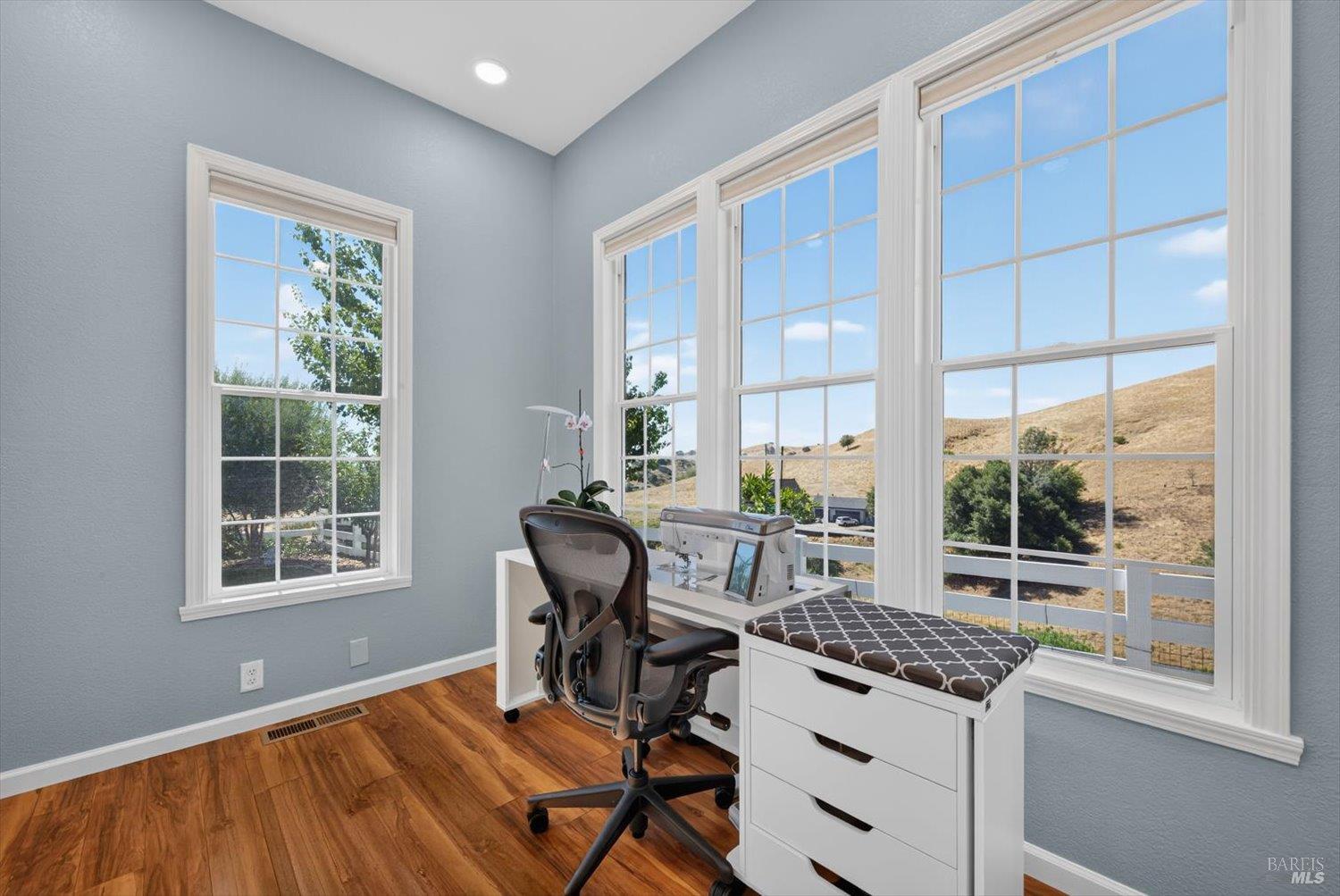 3928 Sierra Vista Drive