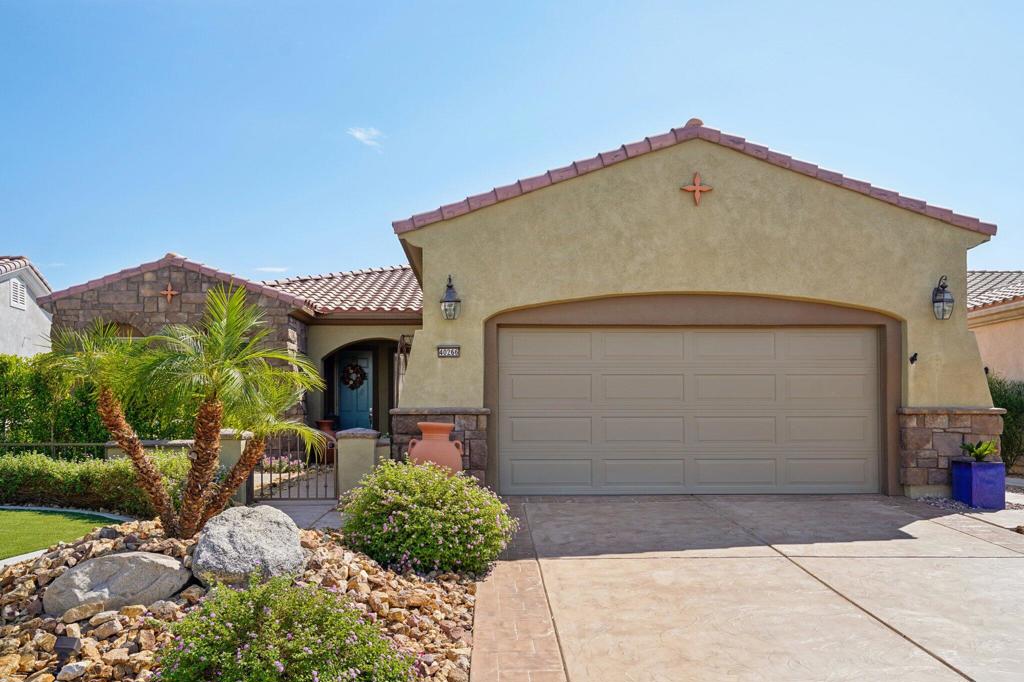 40266 Calle Loma Entrada