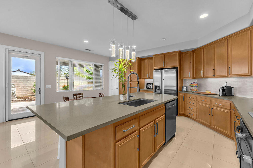 42795 Ponte Court