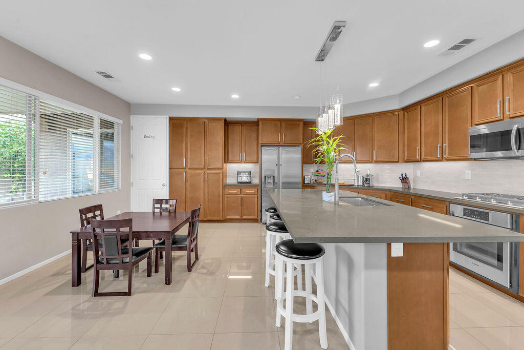 42795 Ponte Court