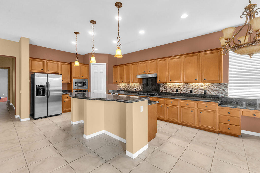 46109 Roadrunner Lane