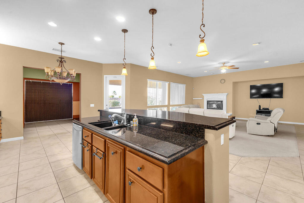 46109 Roadrunner Lane