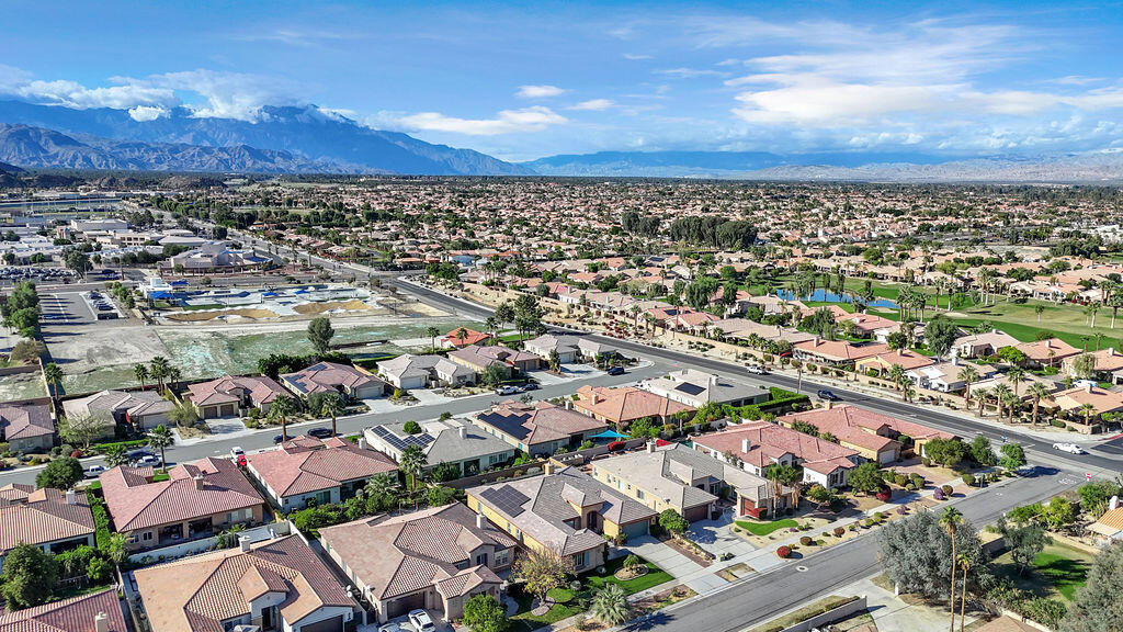 46109 Roadrunner Lane