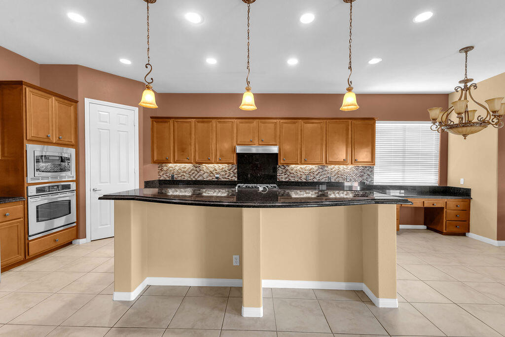 46109 Roadrunner Lane