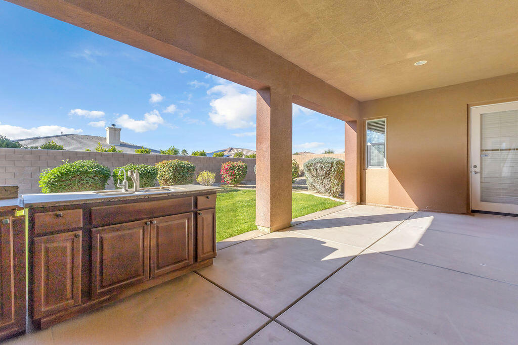 46109 Roadrunner Lane