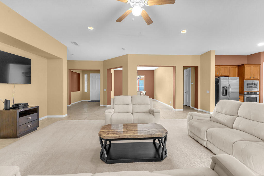 46109 Roadrunner Lane