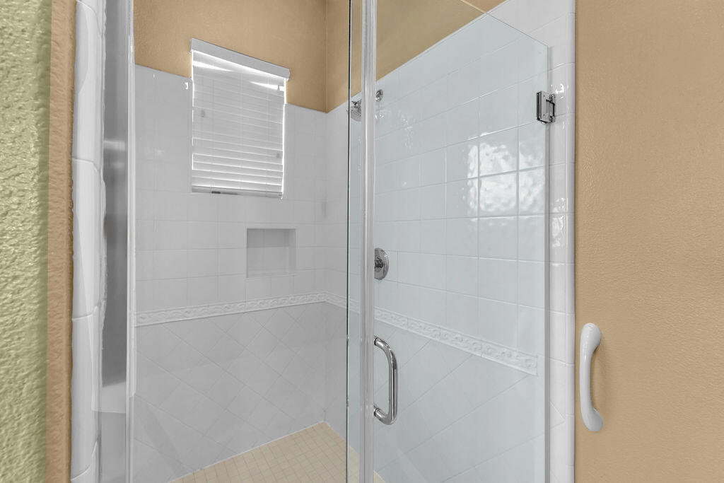 46109 Roadrunner Lane