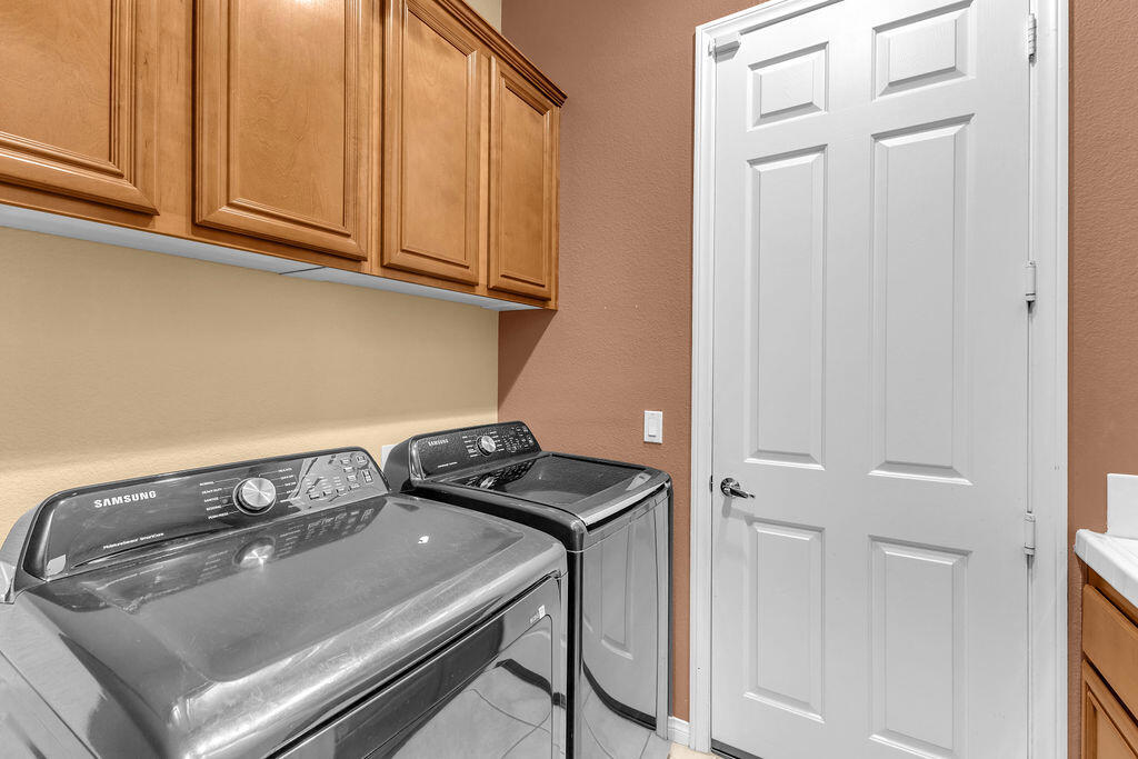 46109 Roadrunner Lane