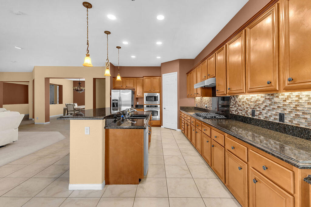 46109 Roadrunner Lane