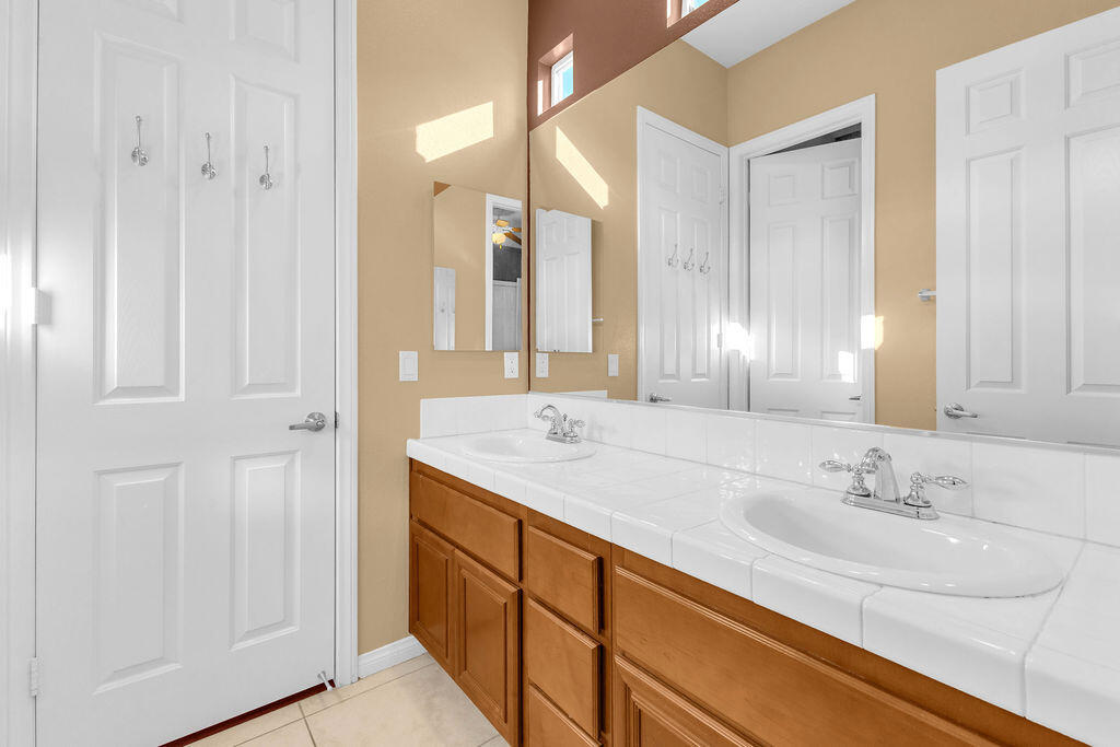 46109 Roadrunner Lane