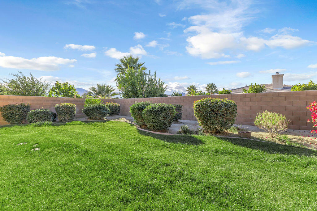 46109 Roadrunner Lane