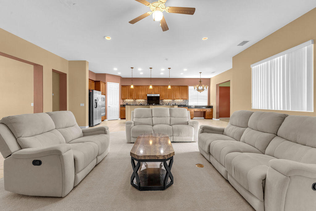 46109 Roadrunner Lane