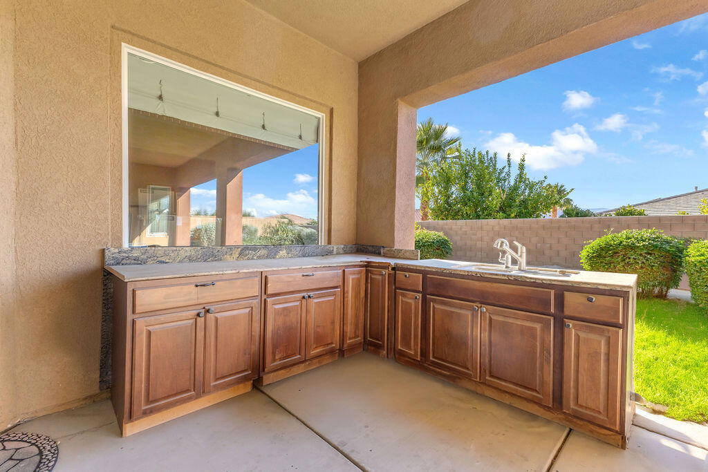 46109 Roadrunner Lane
