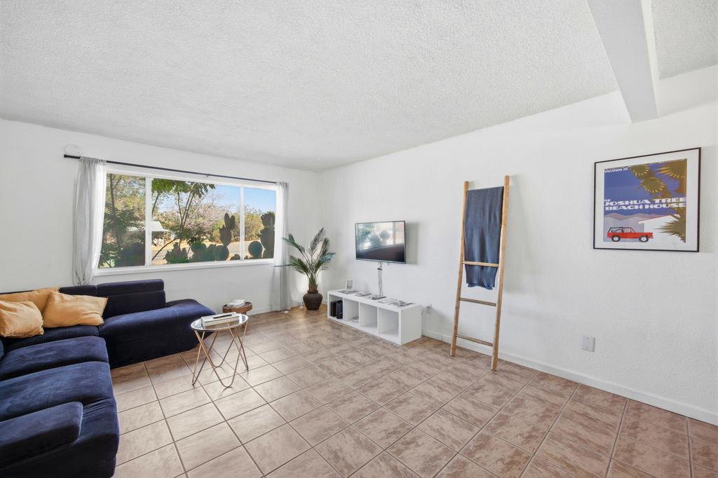 7798 Acoma Trail