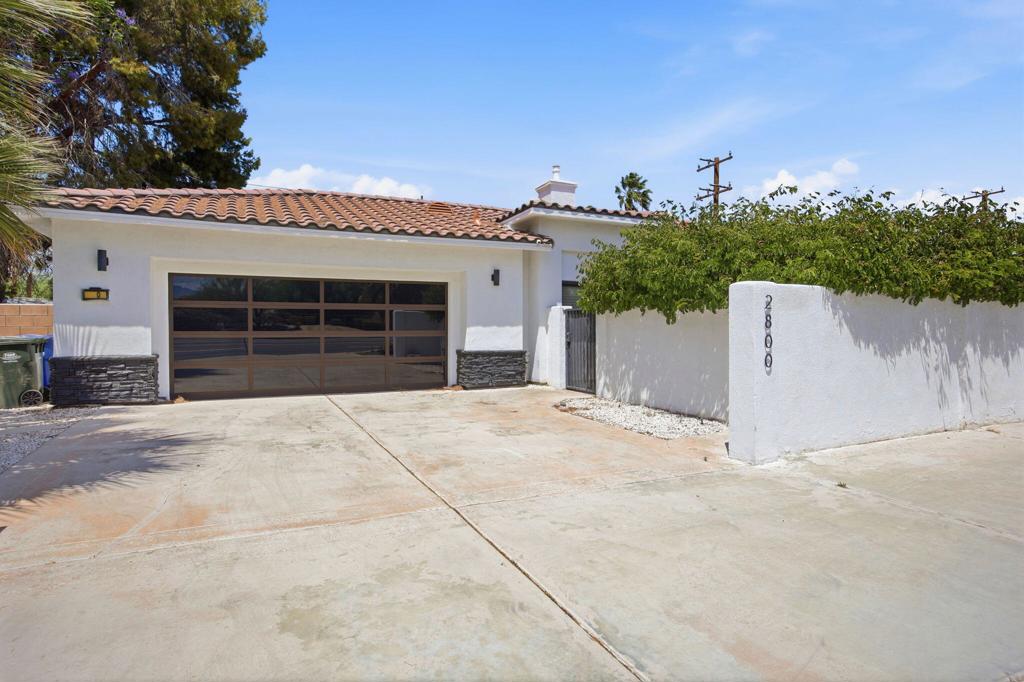 2800 E Vista Chino