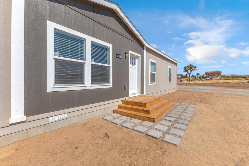 3470 Warren Vista Avenue