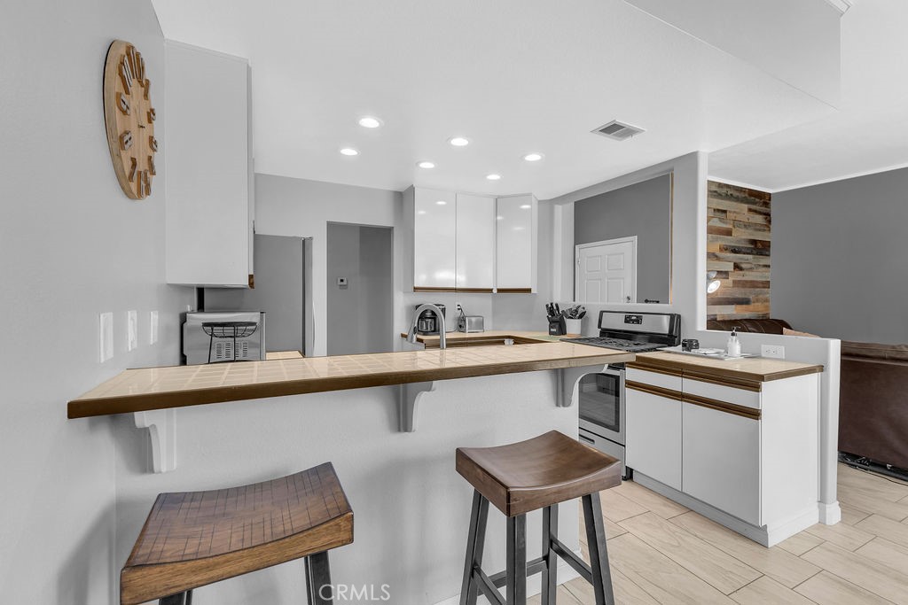 28 Oak Tree