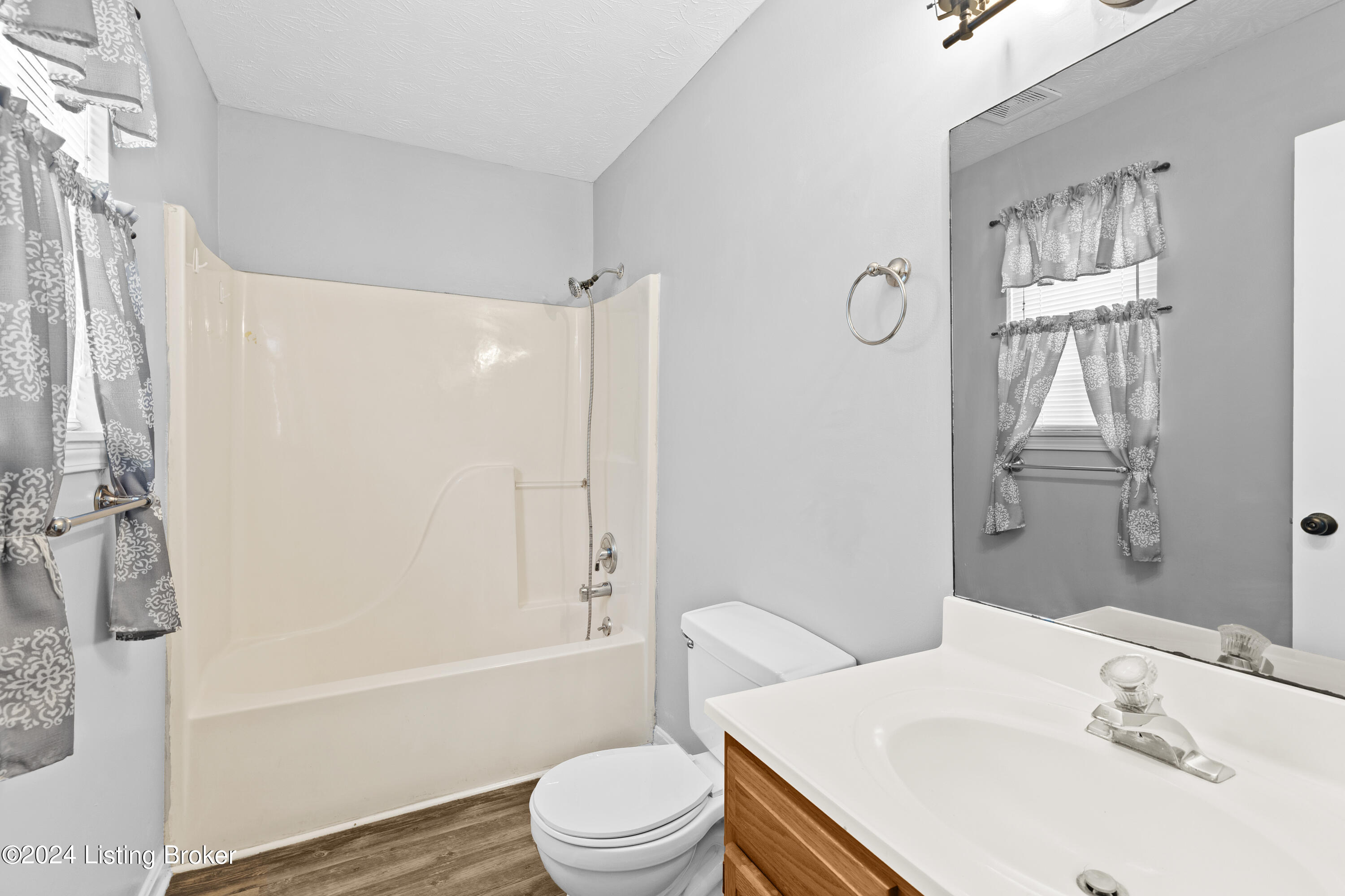 164 Howlett Dr