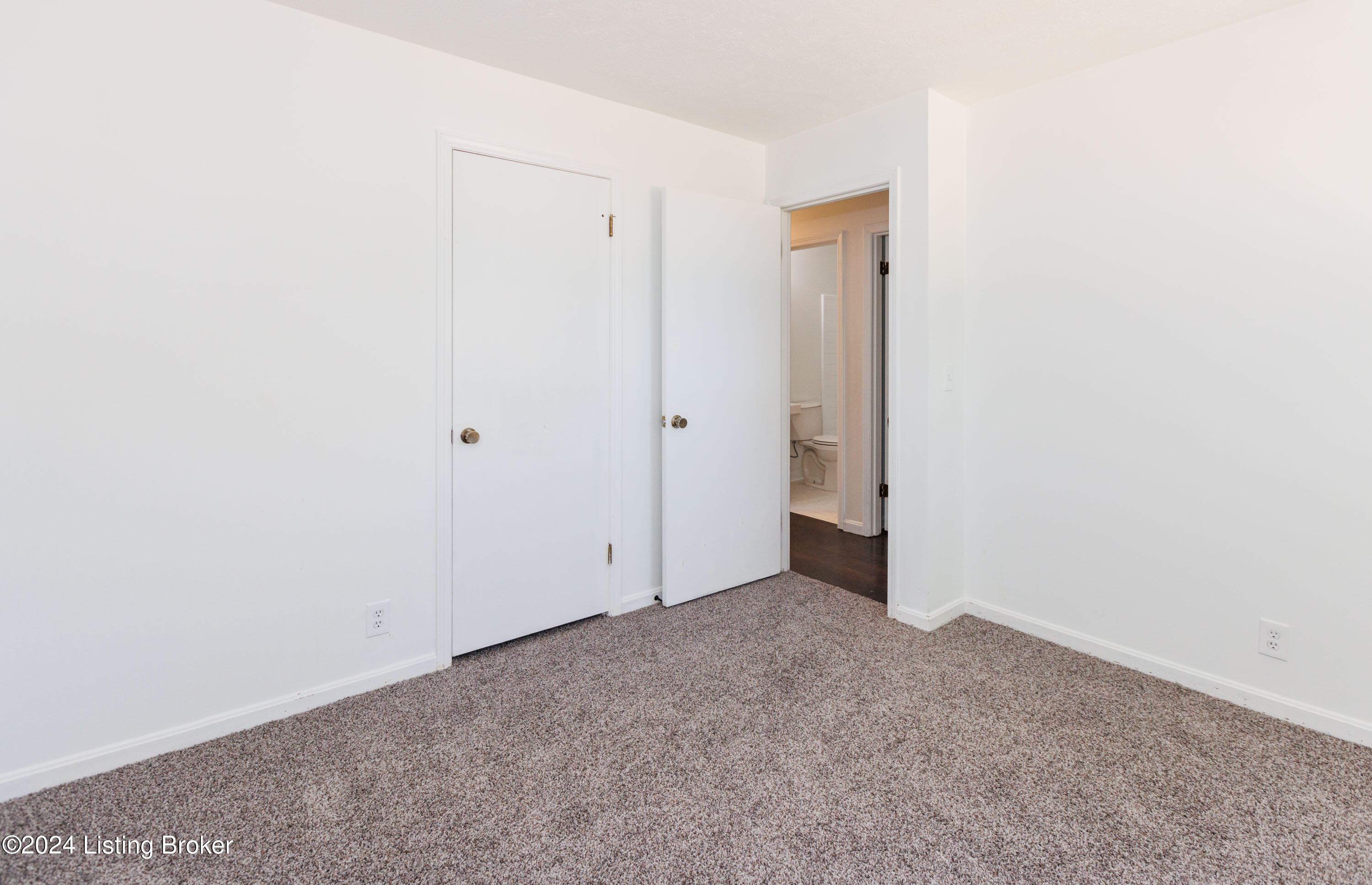 5005 Ventura Ln