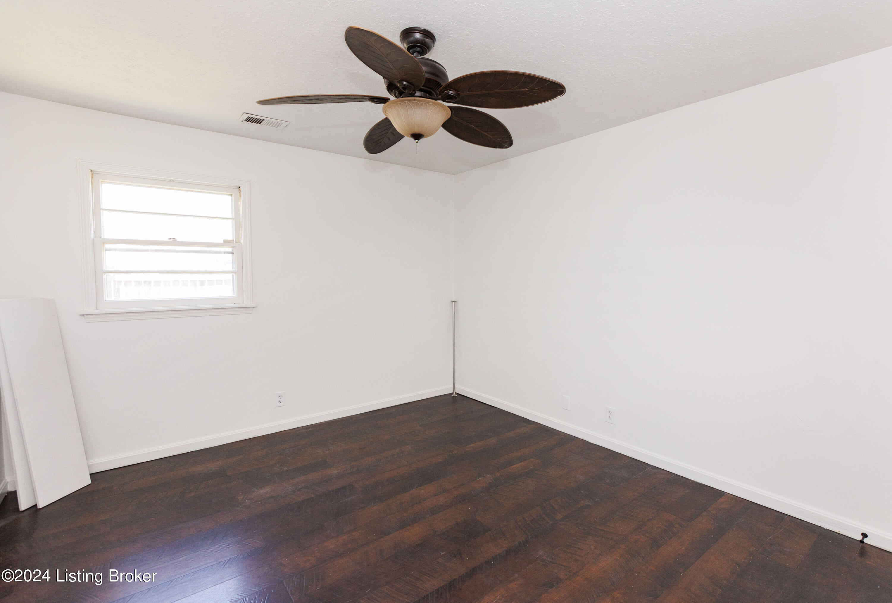 5005 Ventura Ln