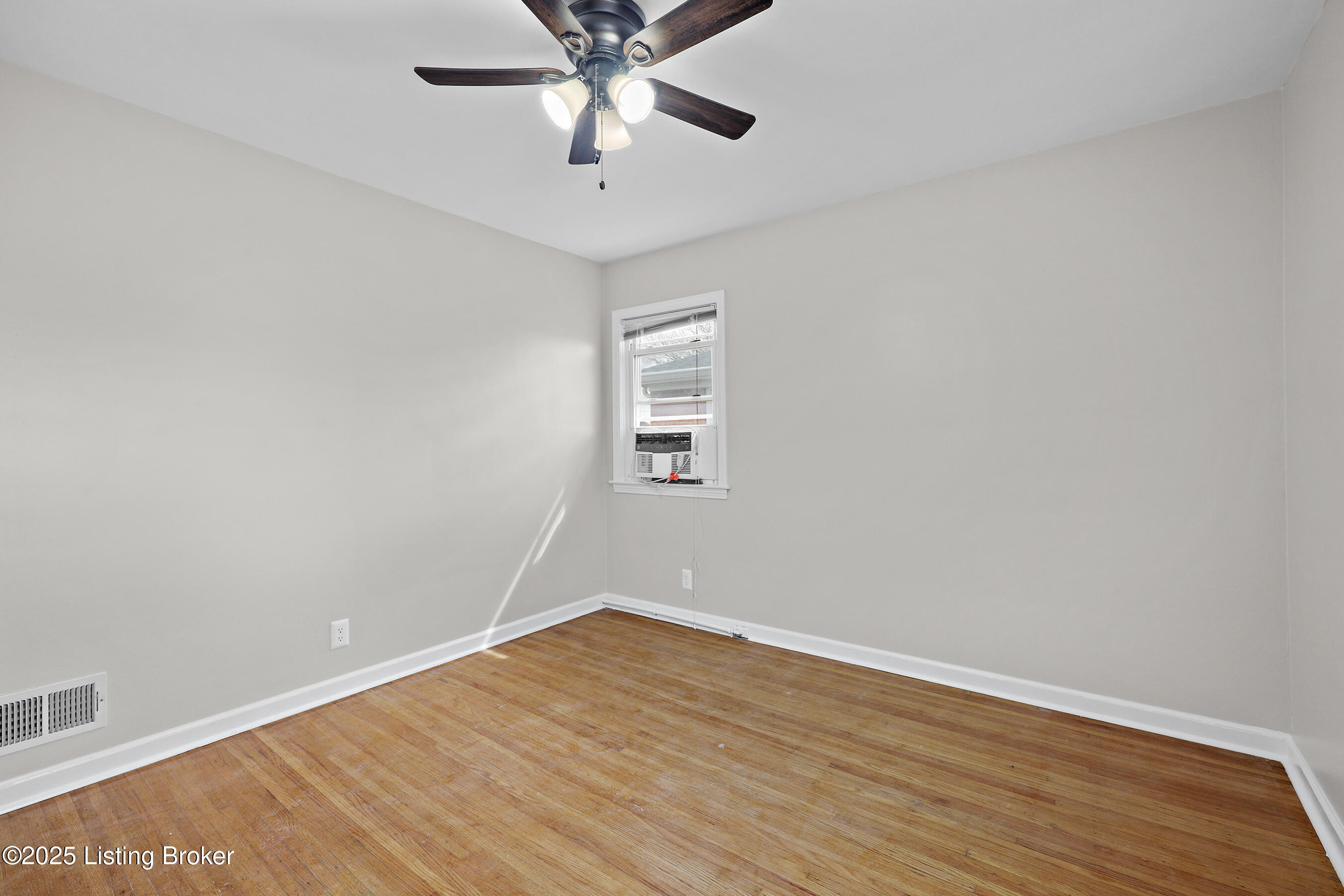 2902 Abigail Dr, APT 4