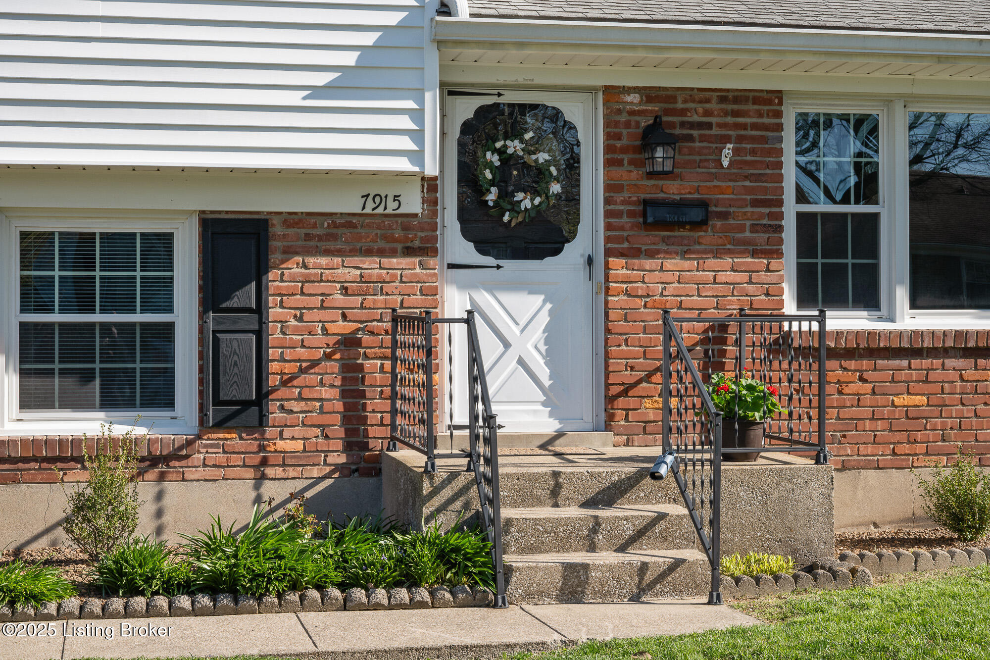 7915 Brush Ln