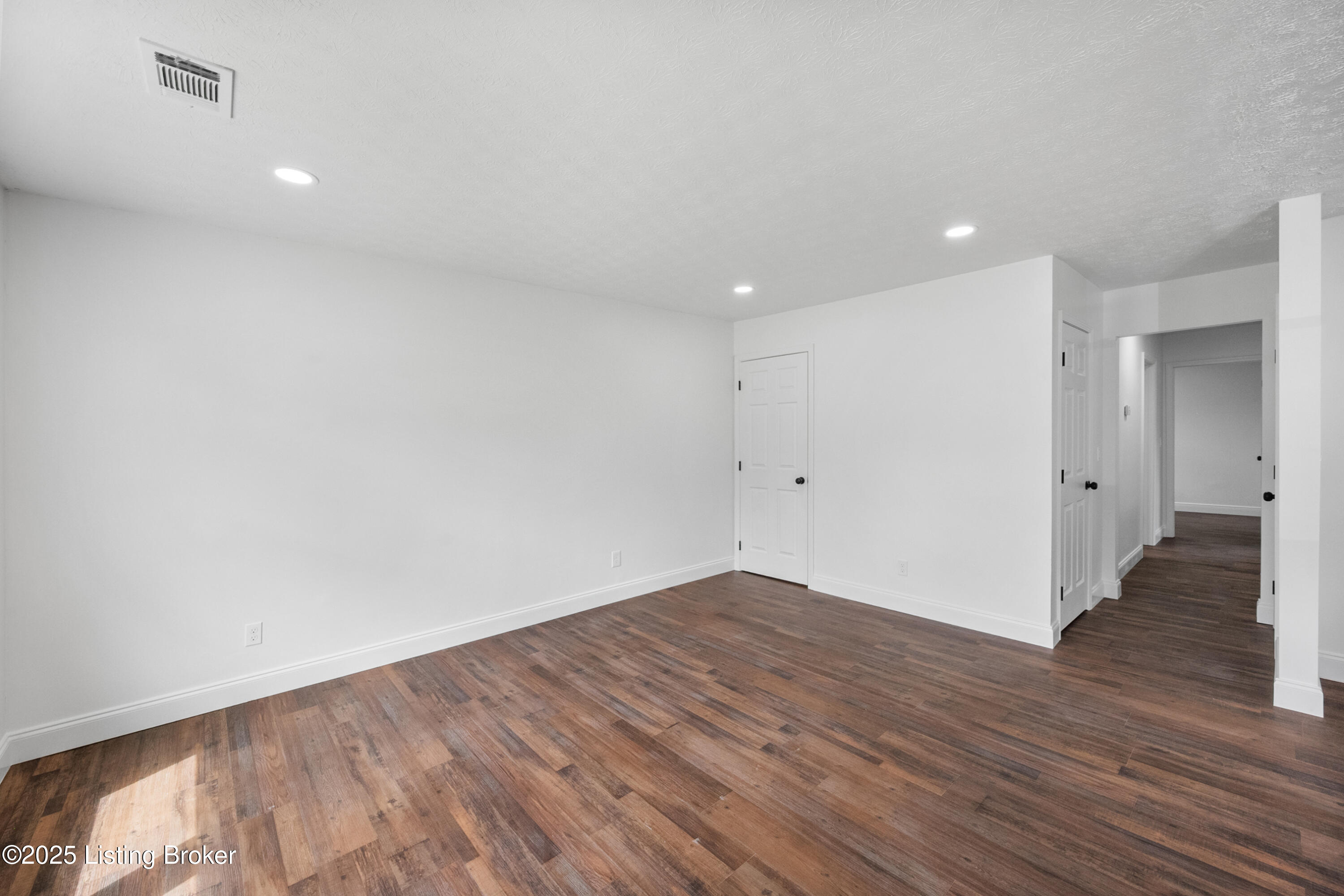 8807 Bost Ln