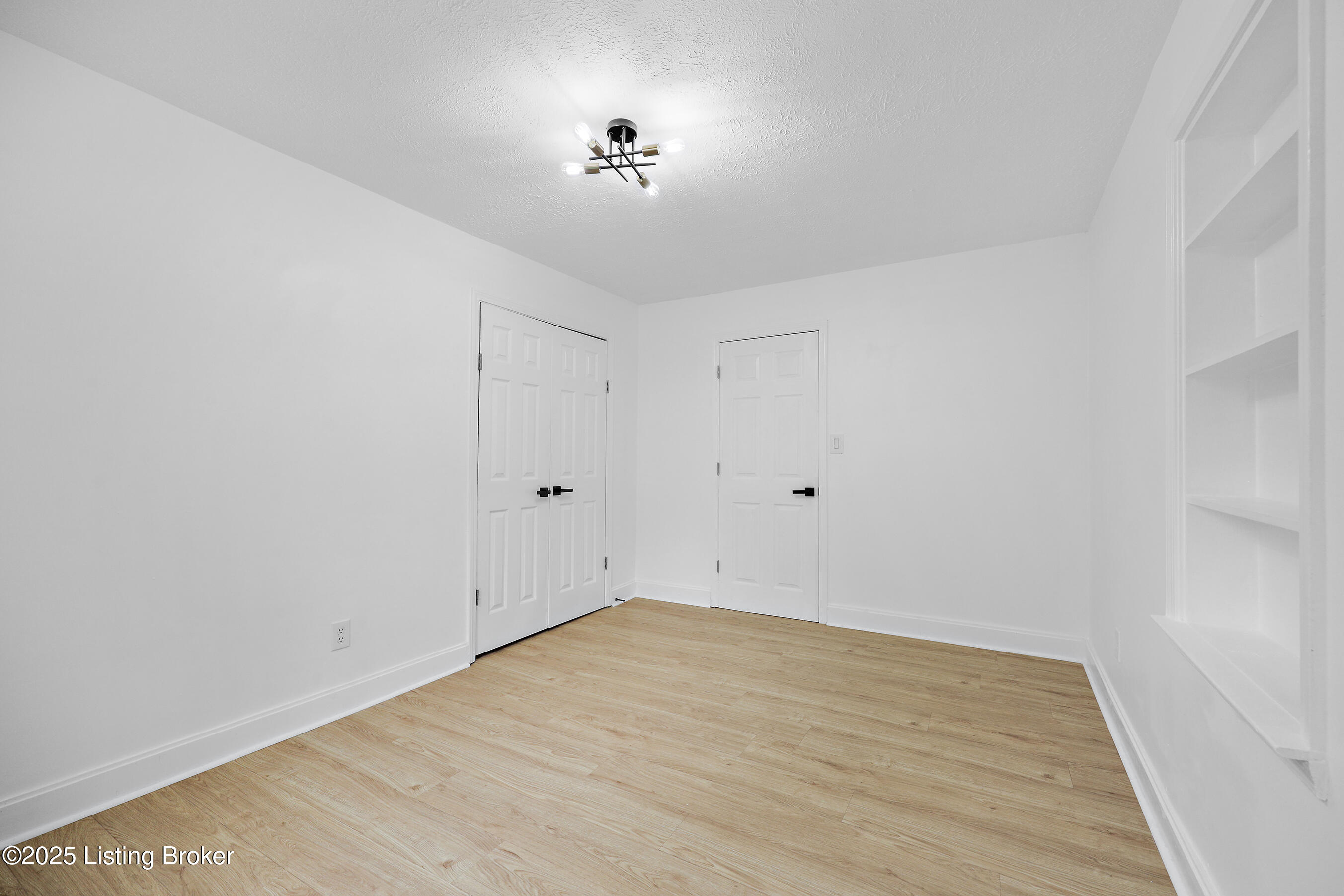 13403 N Blakely Ln