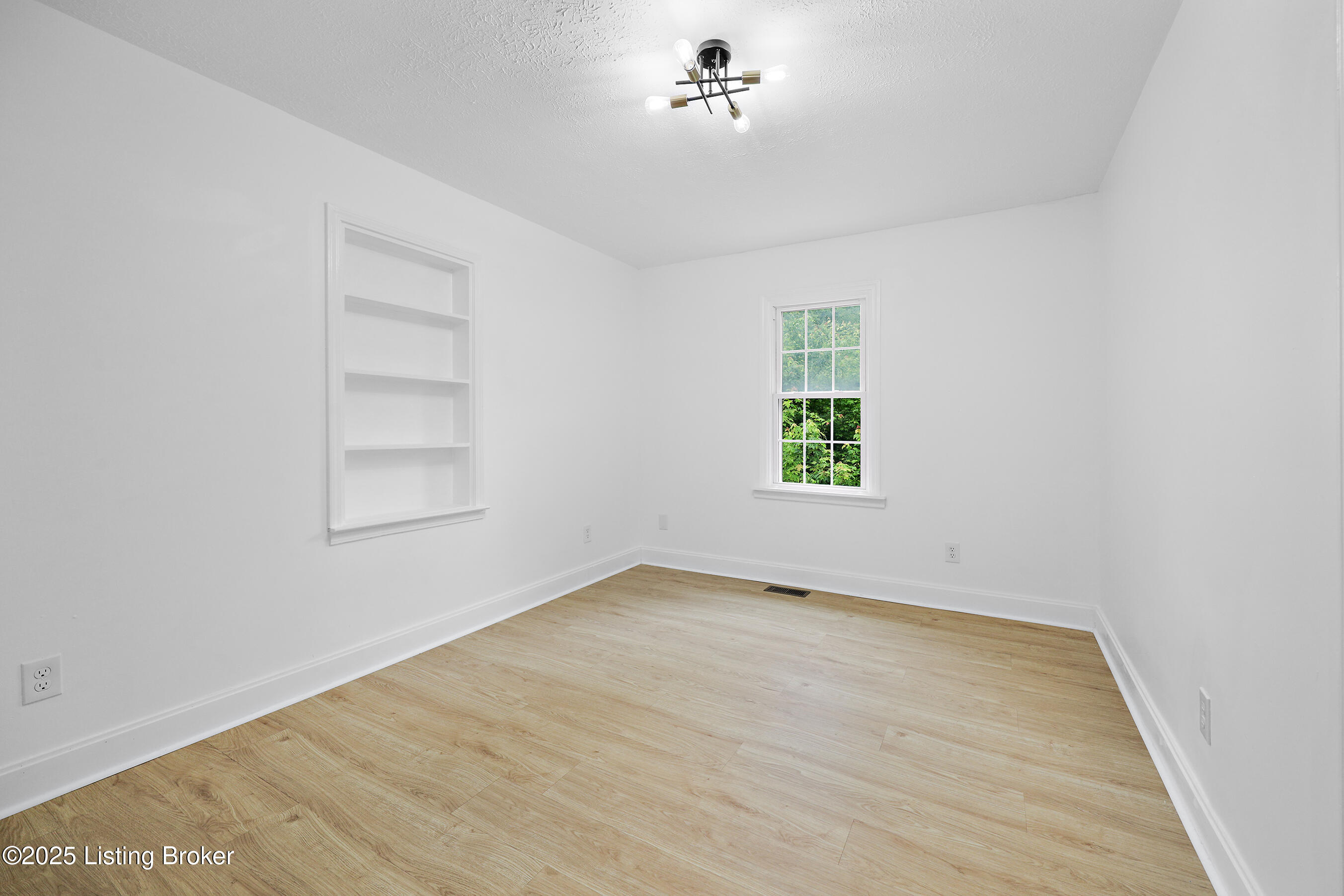 13403 N Blakely Ln