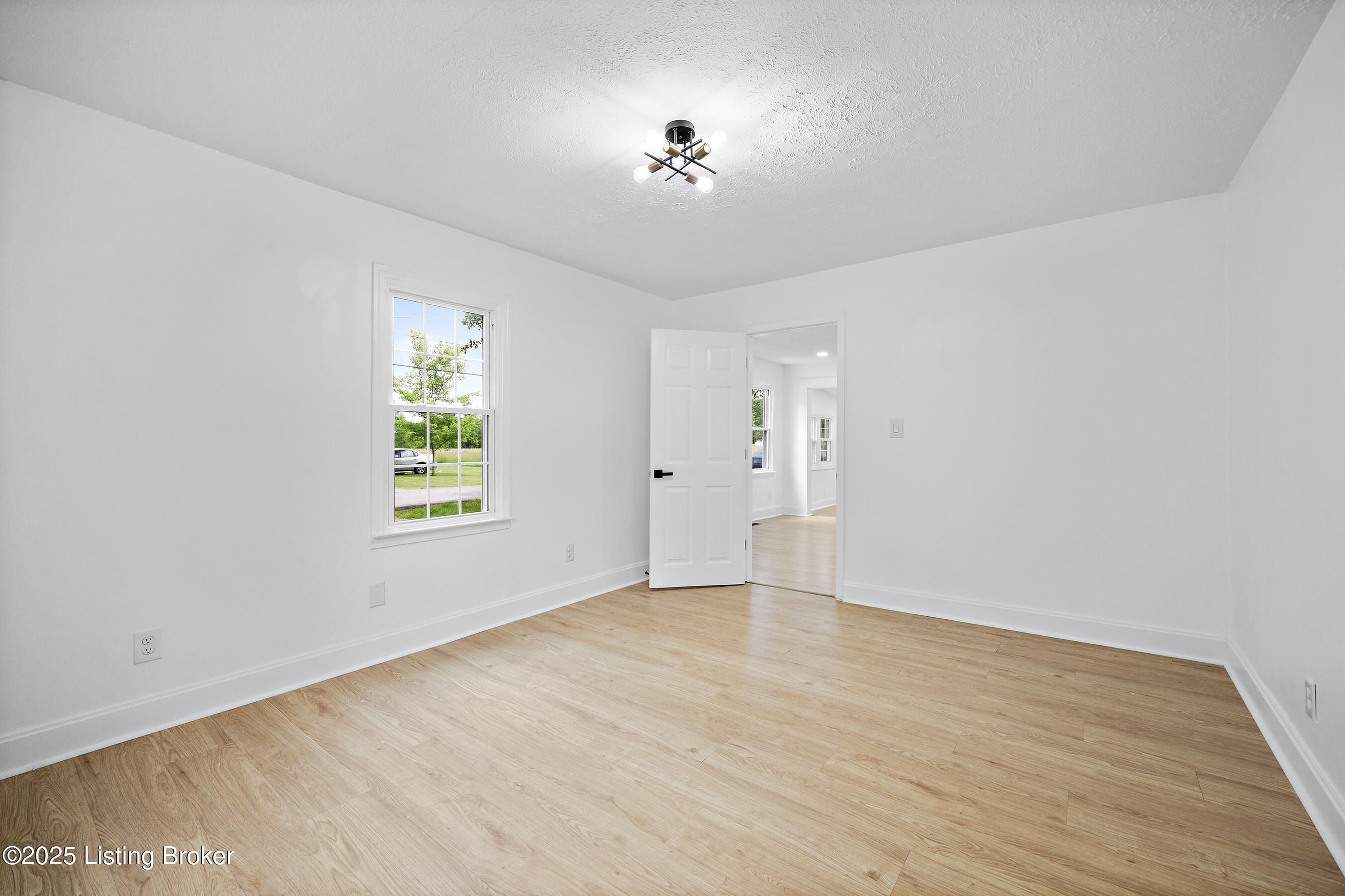 13403 N Blakely Ln