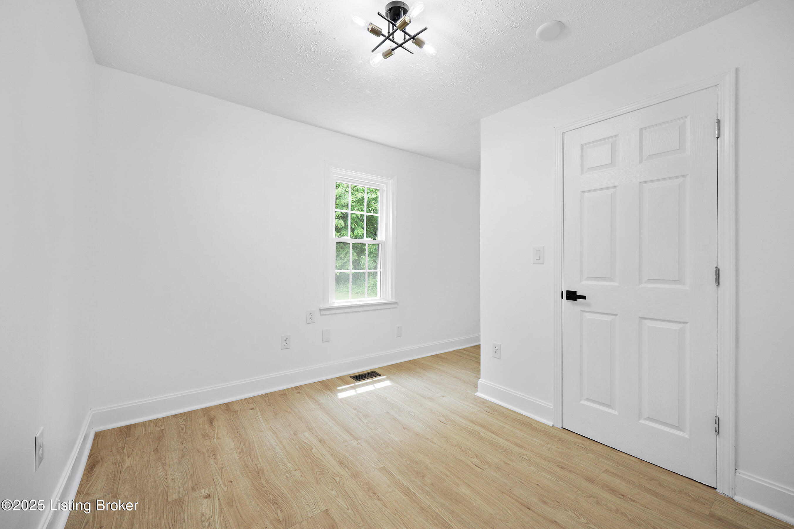 13403 N Blakely Ln