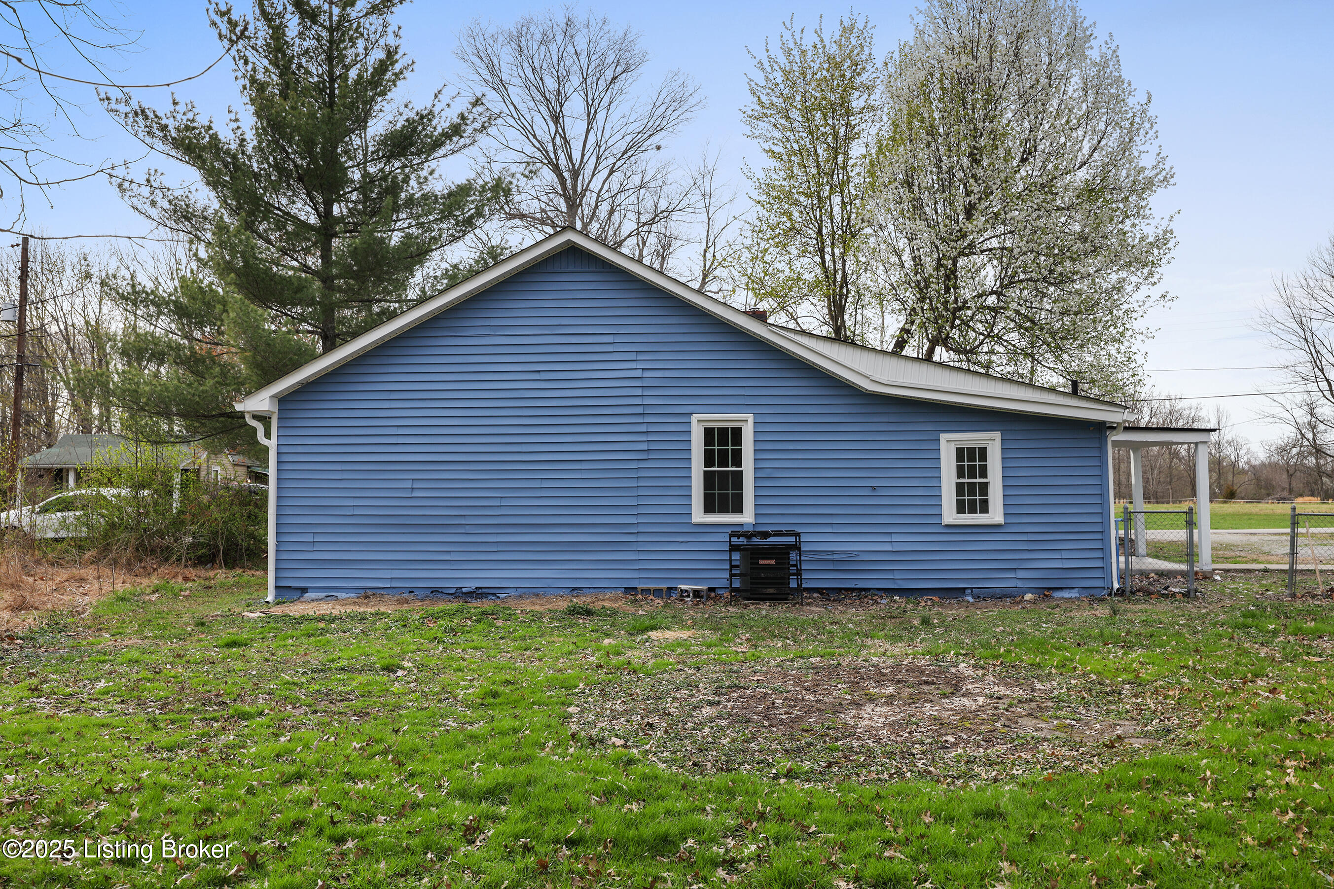 13403 N Blakely Ln