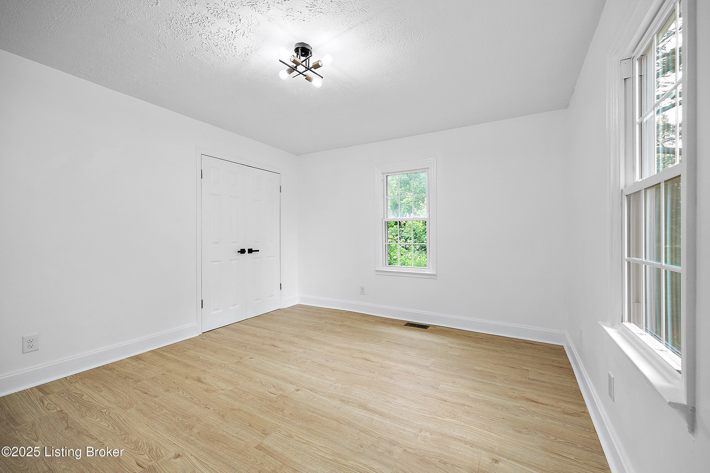 13403 N Blakely Ln