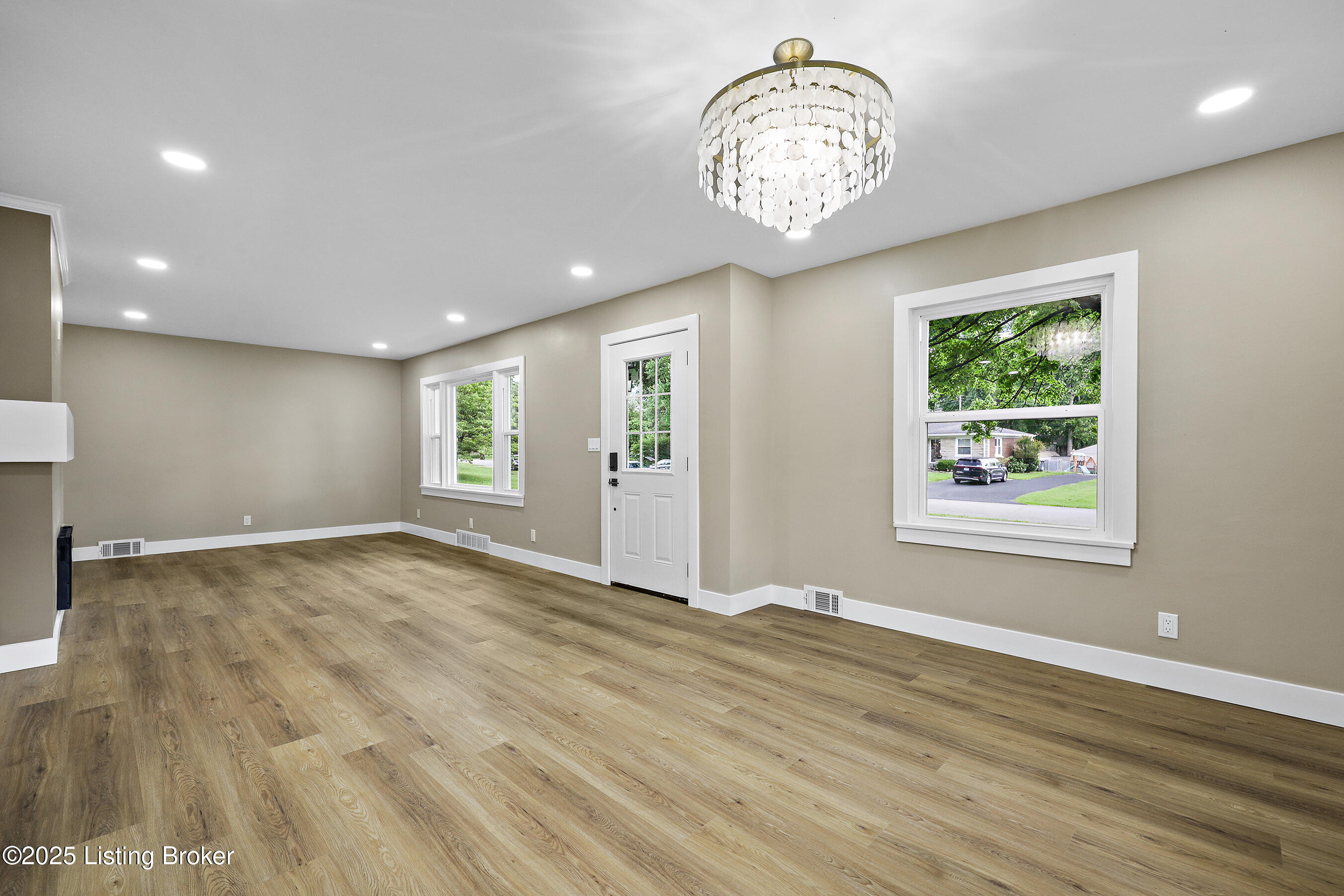 3303 Wellingmoor Ave