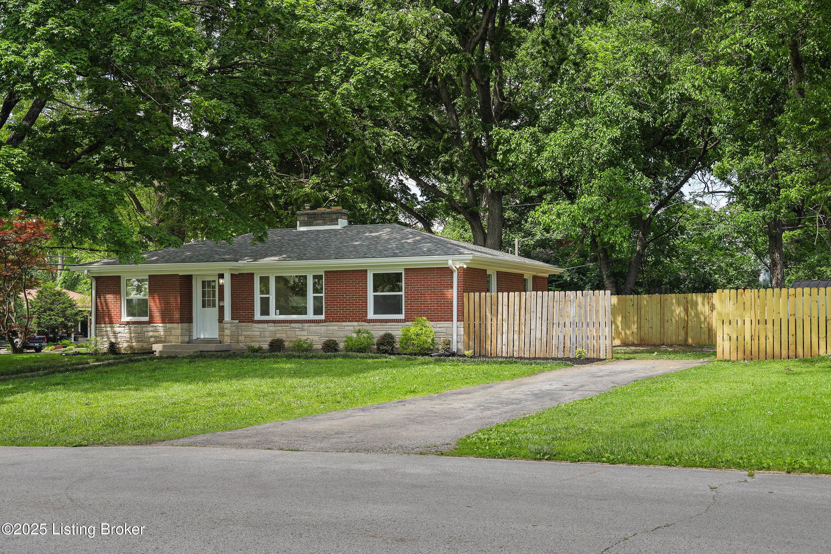 3303 Wellingmoor Ave