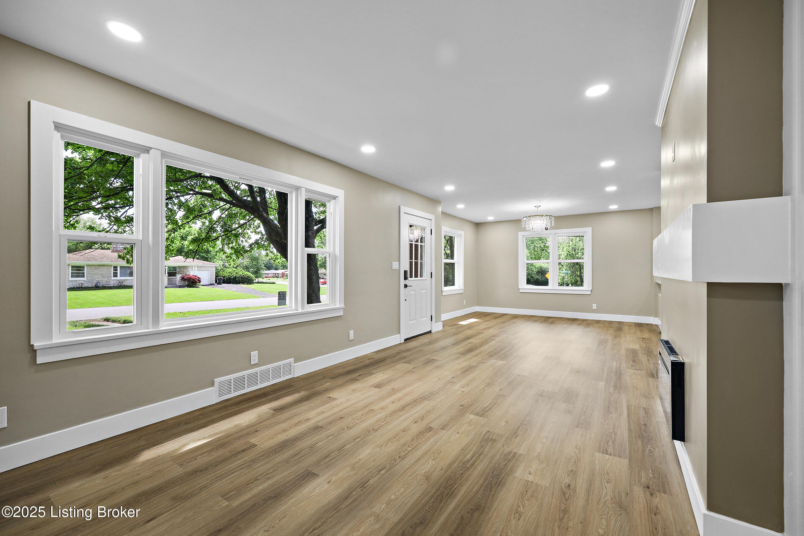 3303 Wellingmoor Ave