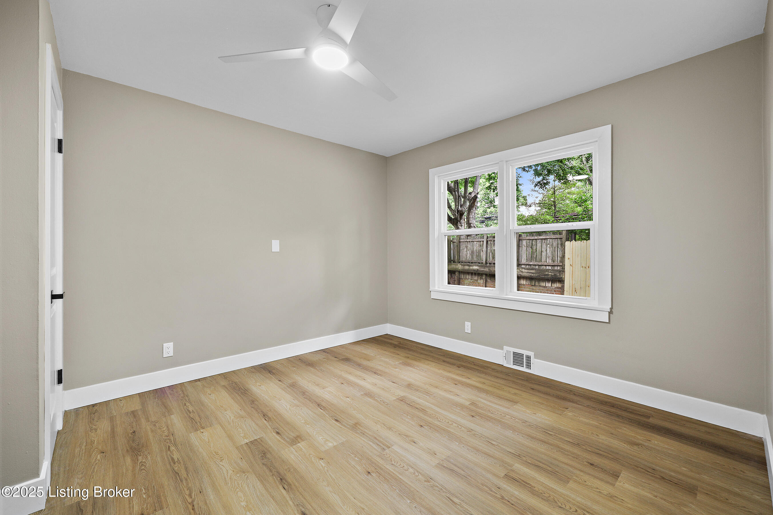 3303 Wellingmoor Ave