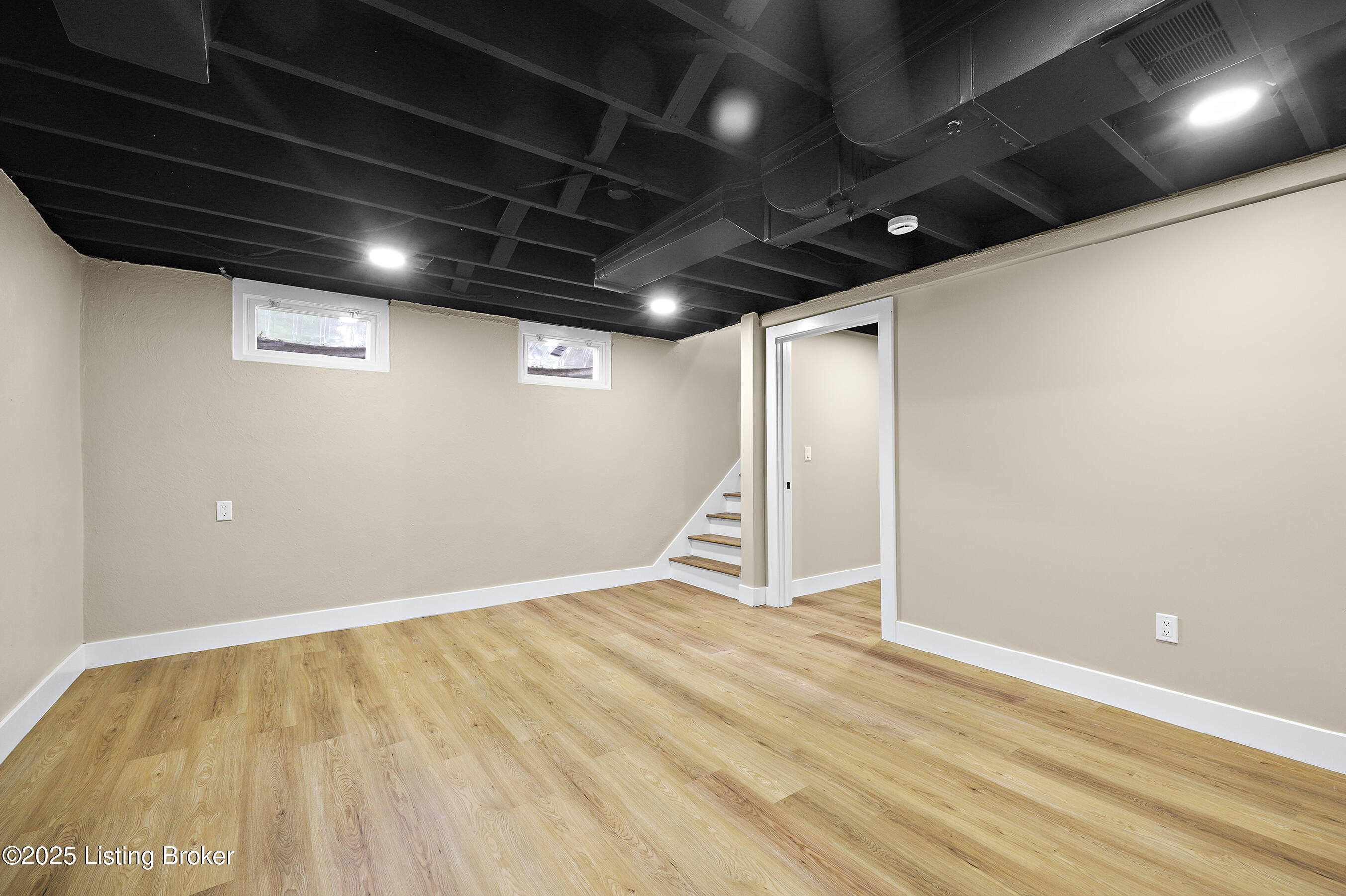 3303 Wellingmoor Ave