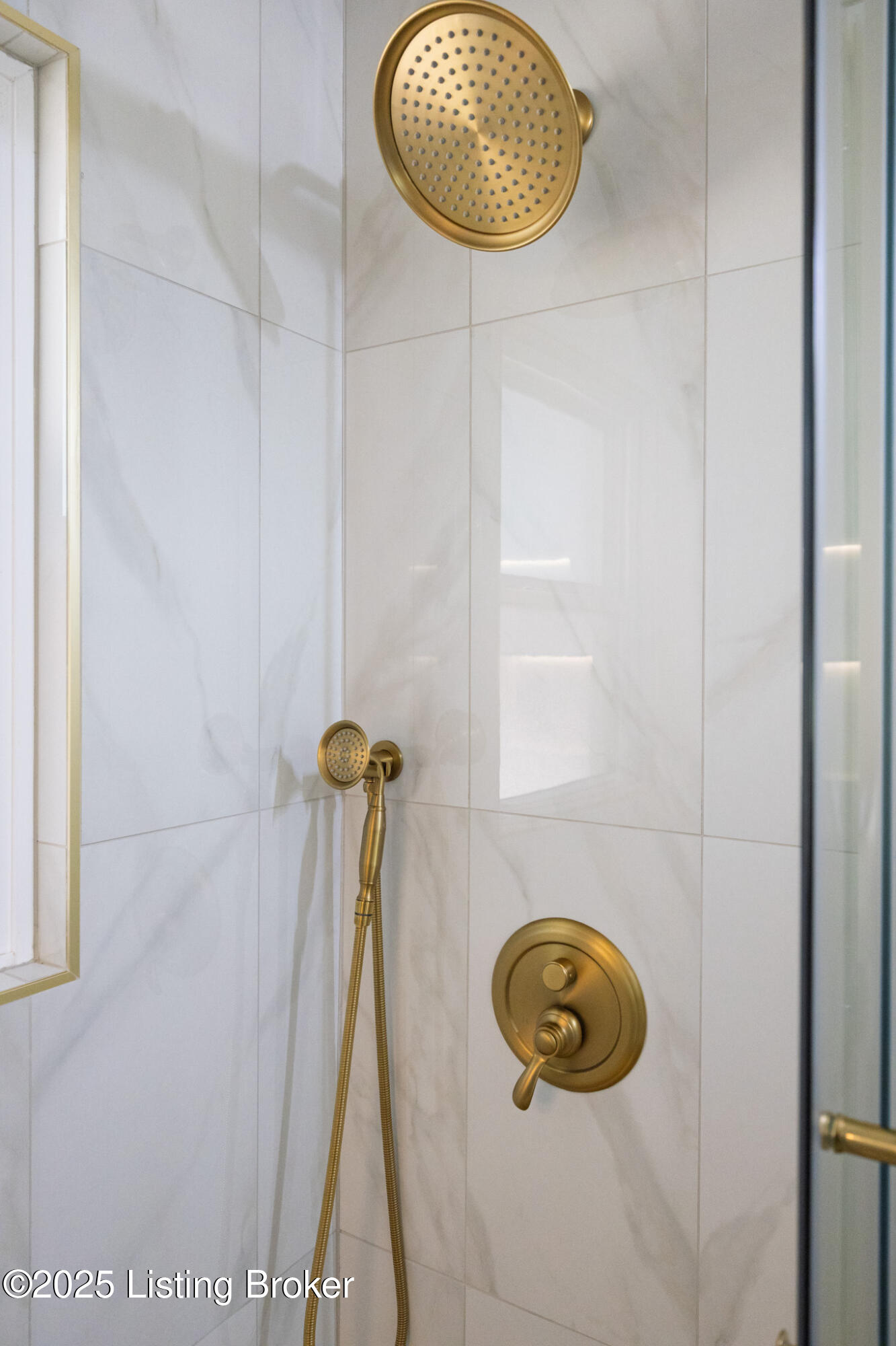 3303 Wellingmoor Ave