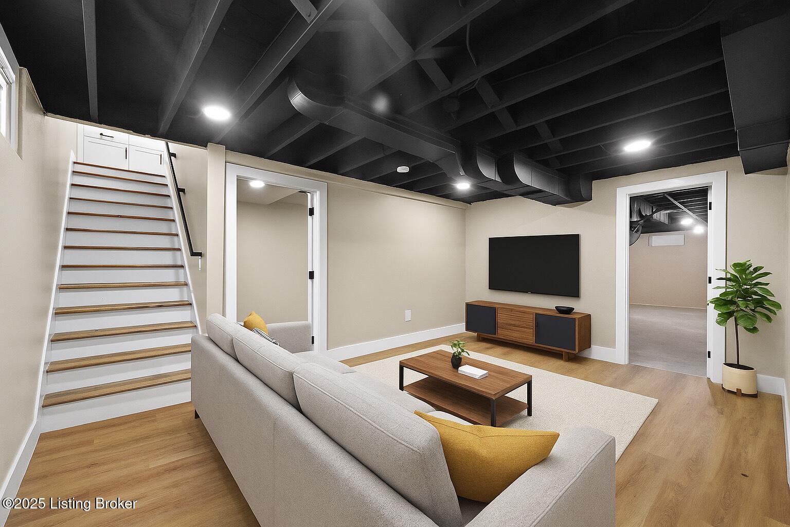 3303 Wellingmoor Ave