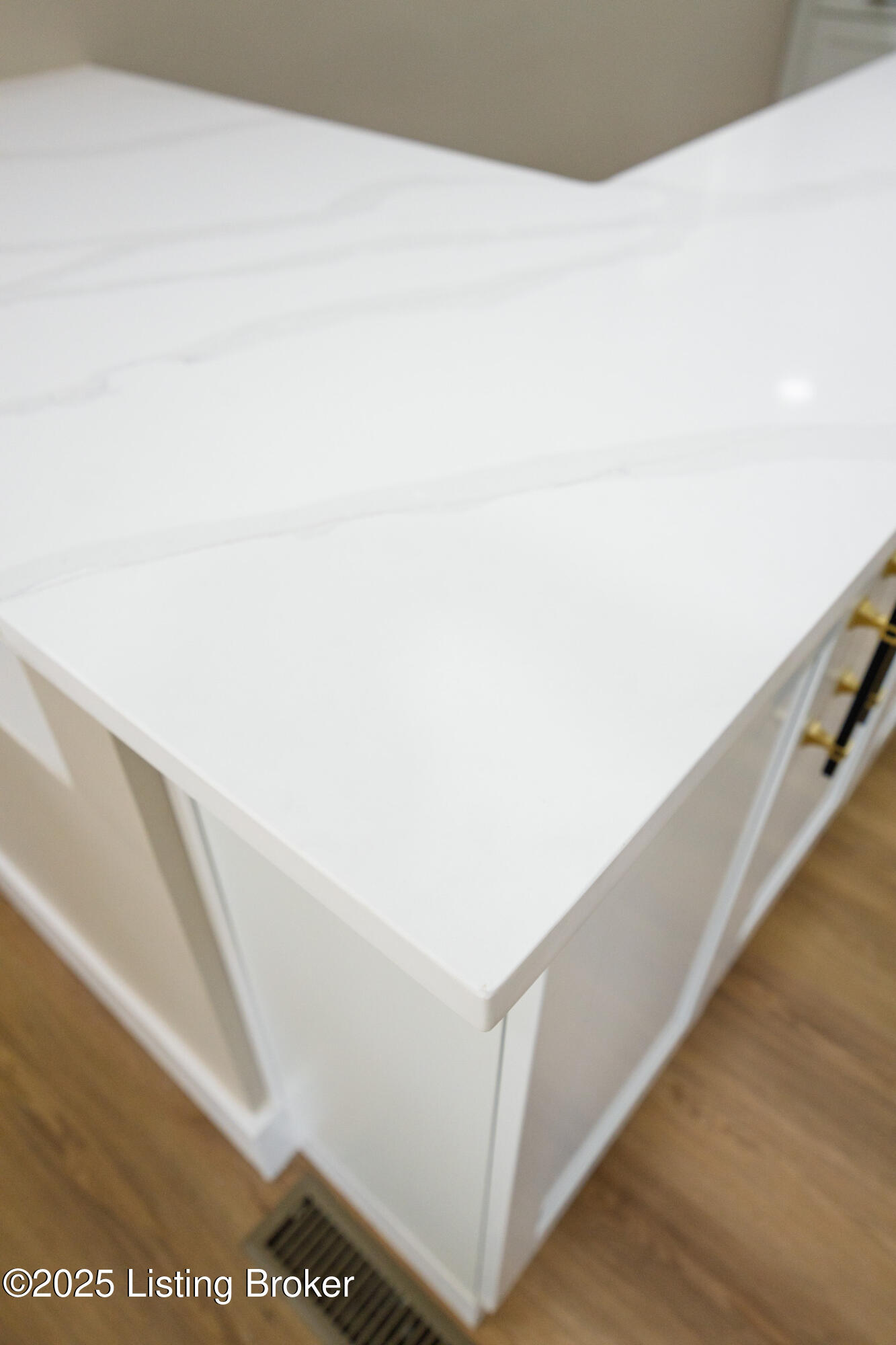 3303 Wellingmoor Ave