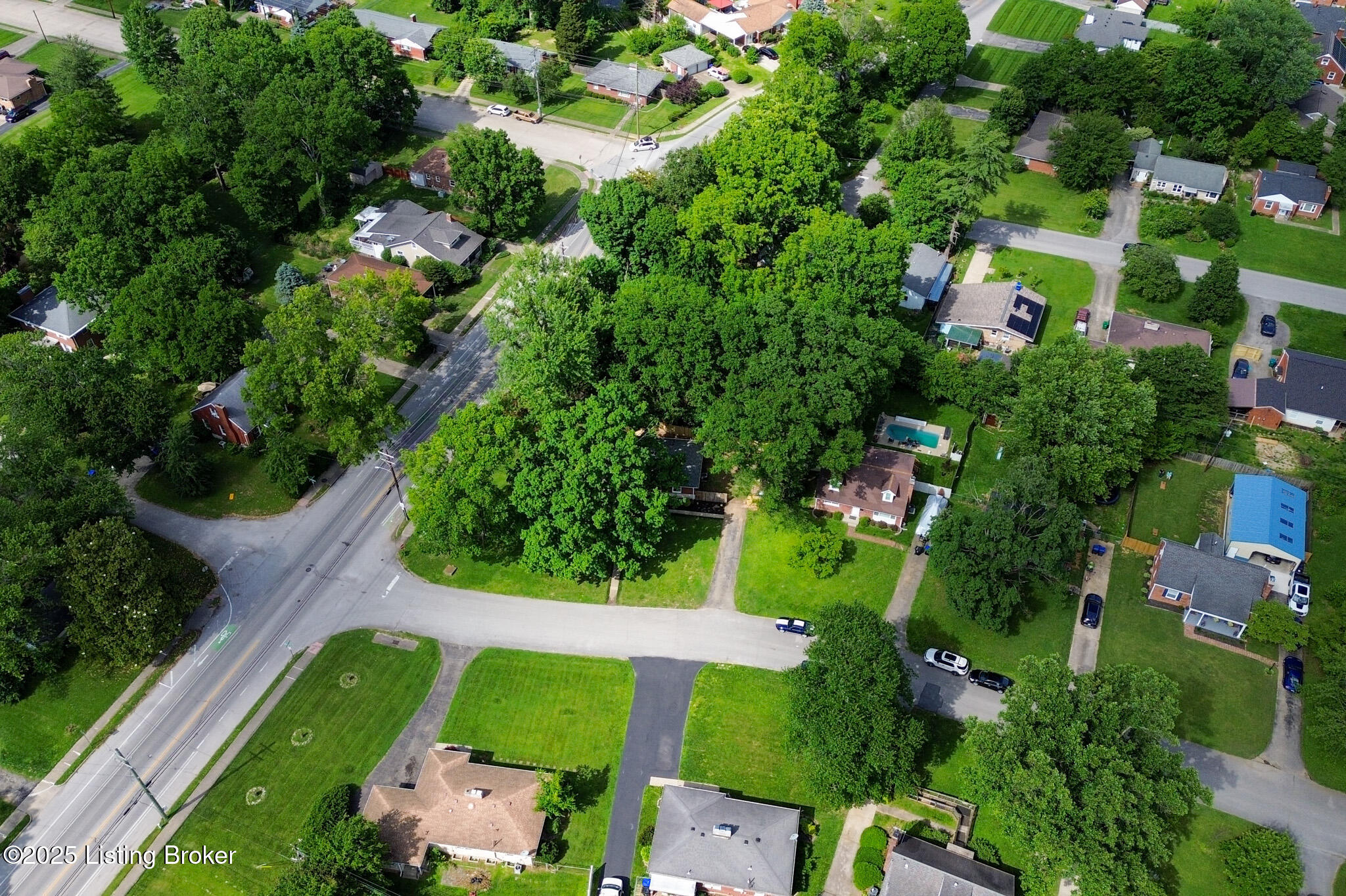 3303 Wellingmoor Ave