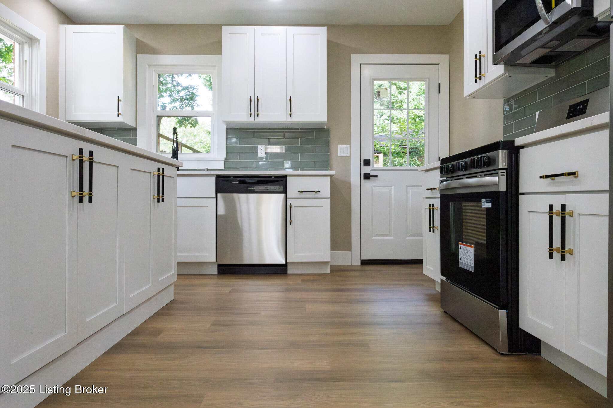 3303 Wellingmoor Ave