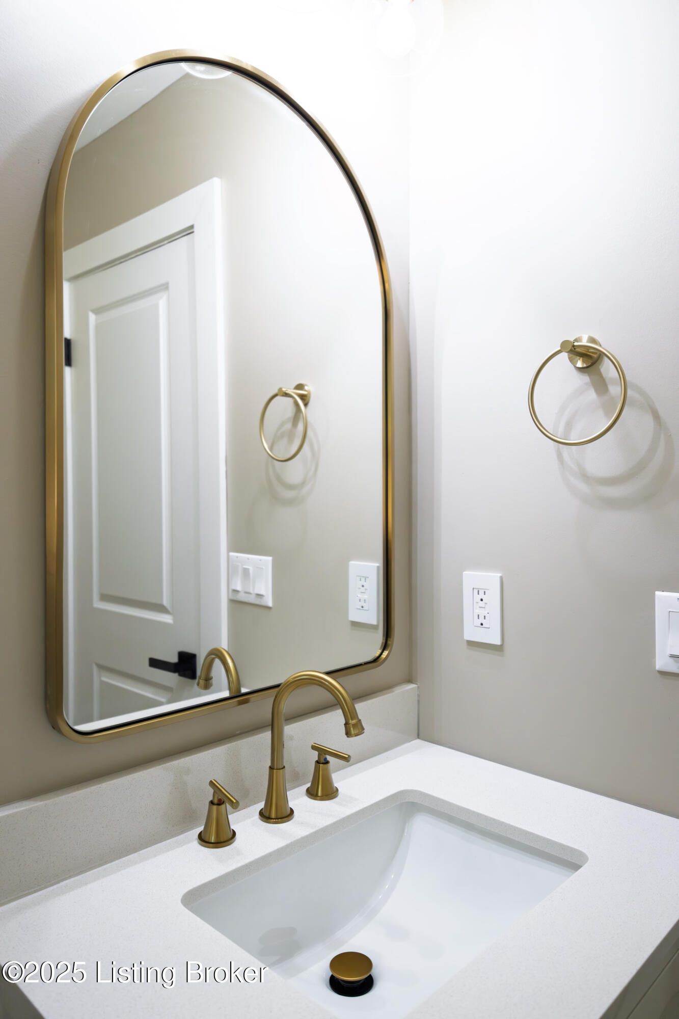 3303 Wellingmoor Ave